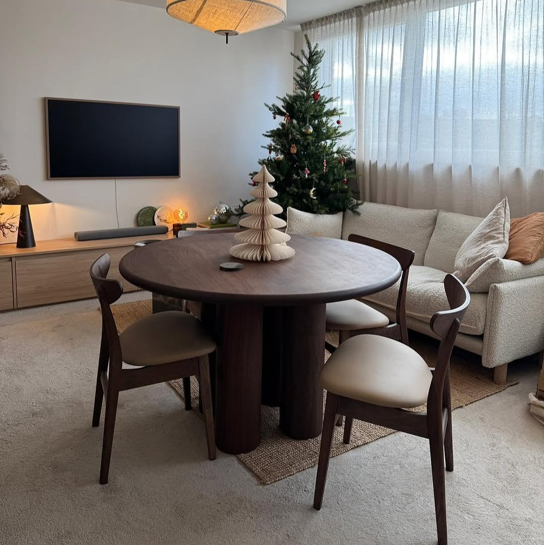 Table à manger ronde extensible Ella en noyer chocolat 