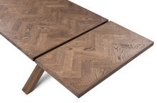 Table de salle à manger extensible à chevrons Astrid en chêne chocolat | S10Home