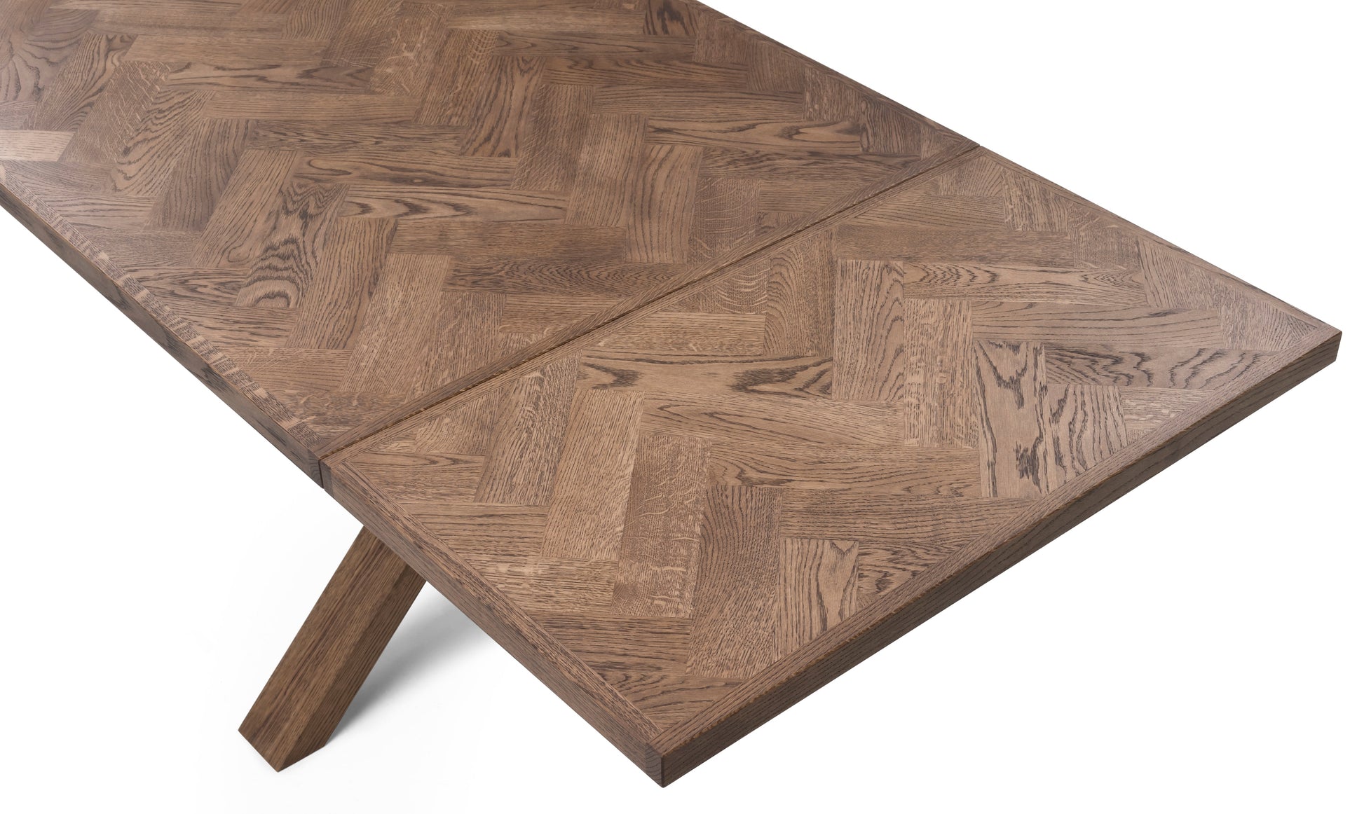 Table de salle à manger extensible à chevrons Astrid en chêne chocolat | S10Home