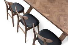 Table de salle à manger extensible à chevrons Astrid en chêne chocolat | S10Home