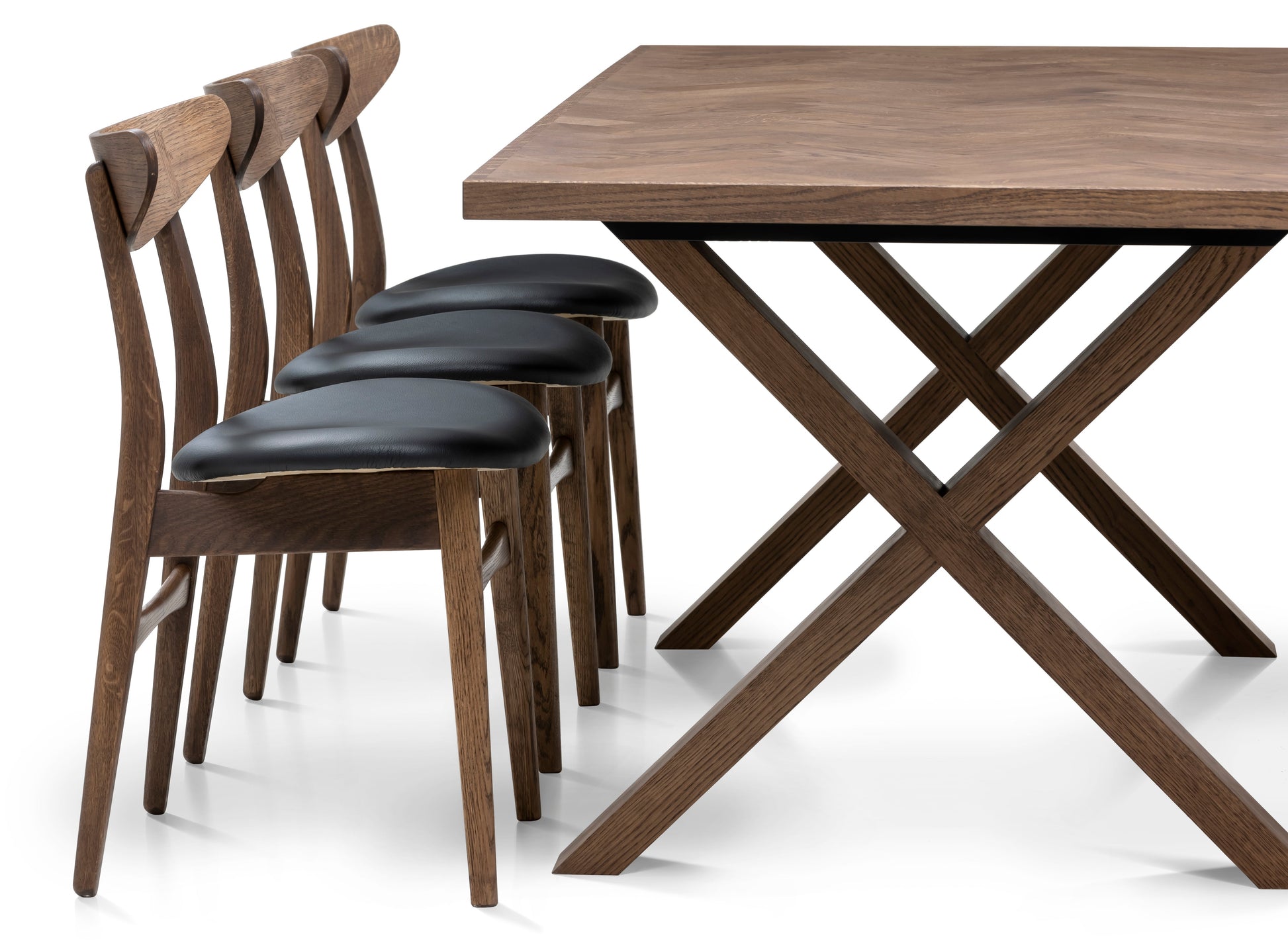 Table de salle à manger extensible à chevrons Astrid en chêne chocolat | S10Home